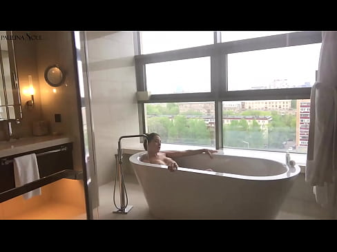 ❤️ Enorme babe die hartstochtelijk haar poesje aftrekt in de badkamer Fuck video at porn nl.extratorrents.top ☑